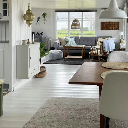 Original Wooden Summer House With Sea View Casa de Férias Allingabro