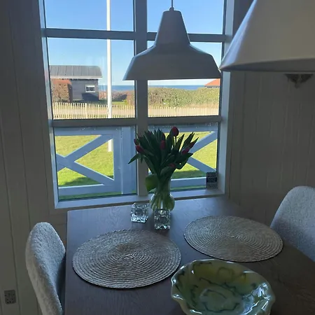 Original Wooden Summer House With Sea View Casa de Férias