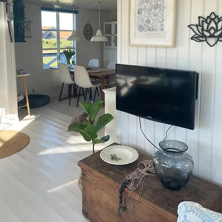 Casa de Férias Original Wooden Summer House With Sea View Allingabro