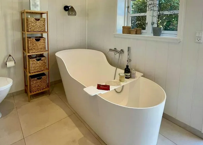 Original Wooden Summer House With Sea View *