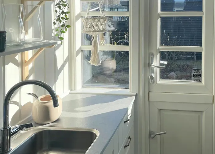 Original Wooden Summer House With Sea View *